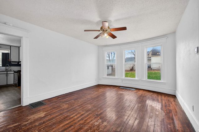 1935 N Sturdevant Street, Davenport, IA 52804