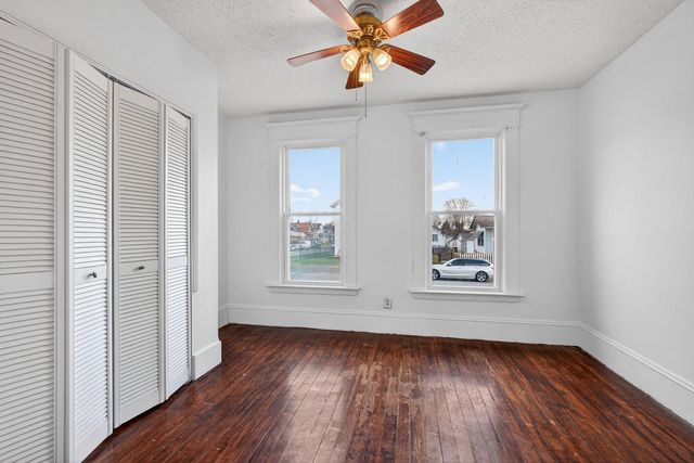 1935 N Sturdevant Street, Davenport, IA 52804