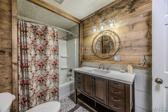 545 W Pierce Street, Lebanon, MO 65536