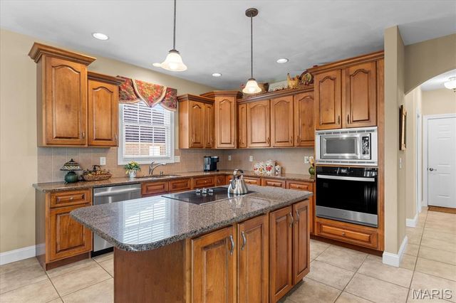 5 Timber Bluff Court, Glen Carbon, IL 62034