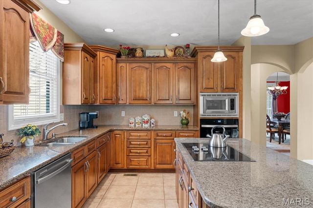5 Timber Bluff Court, Glen Carbon, IL 62034