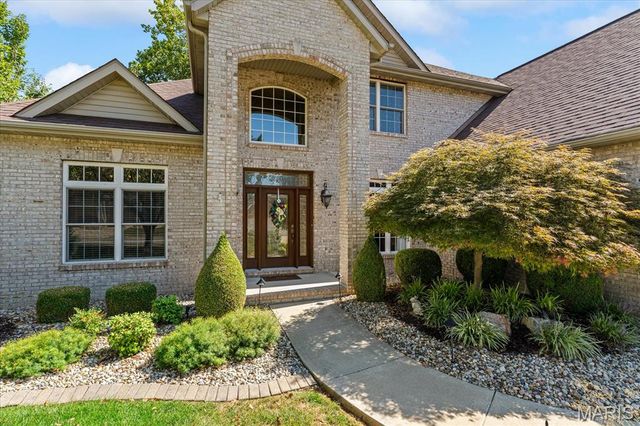 5 Timber Bluff Court, Glen Carbon, IL 62034