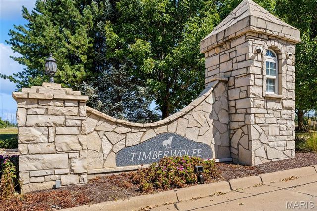 5 Timber Bluff Court, Glen Carbon, IL 62034