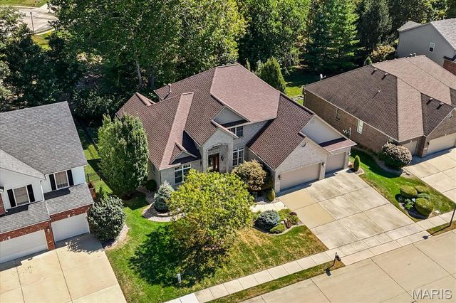 5 Timber Bluff Court, Glen Carbon, IL 62034