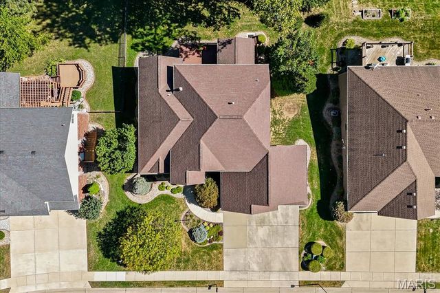 5 Timber Bluff Court, Glen Carbon, IL 62034