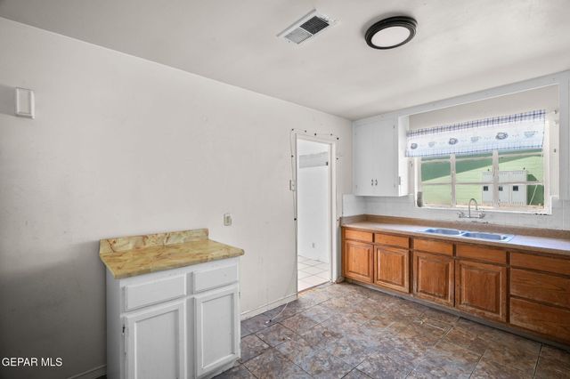 323 VIVIAN Drive, El Paso, TX 79915