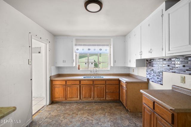 323 VIVIAN Drive, El Paso, TX 79915
