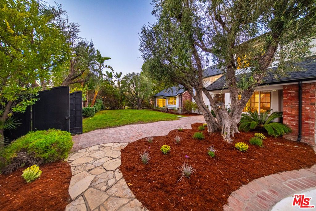 17429 Tarzana Street, Encino, CA 91316 — photo 3