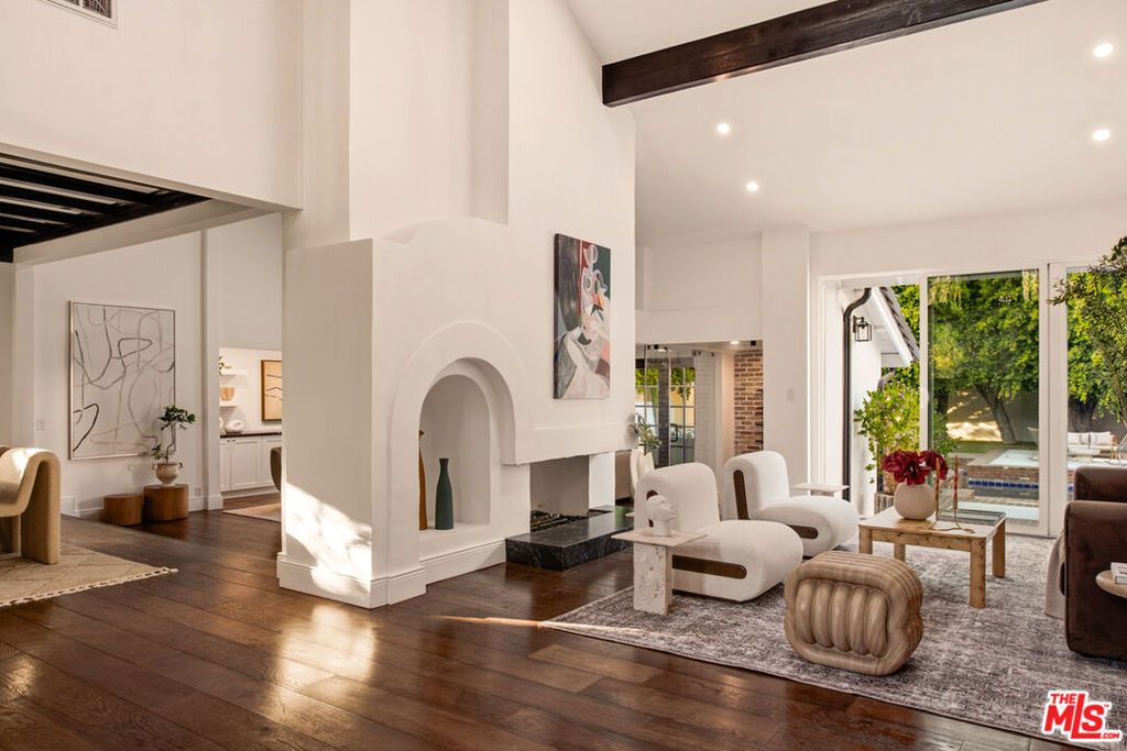 17429 Tarzana Street, Encino, CA 91316 — photo 4