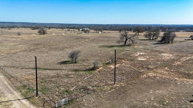 8150 Old Colony Line RD, Dale, TX 78616