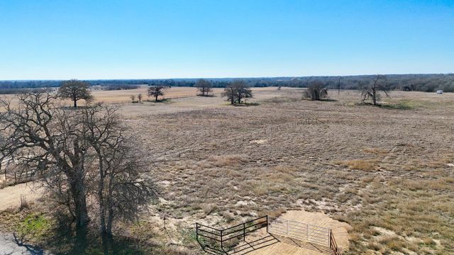 8150 Old Colony Line RD, Dale, TX 78616