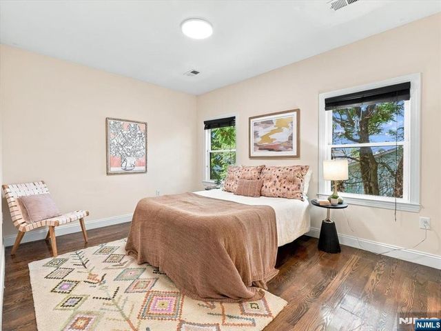 275 Pacific Avenue 2, Jersey City, NJ 07304