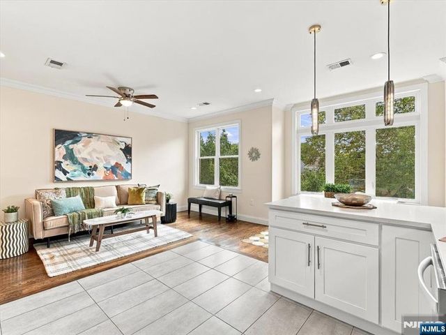 275 Pacific Avenue 2, Jersey City, NJ 07304