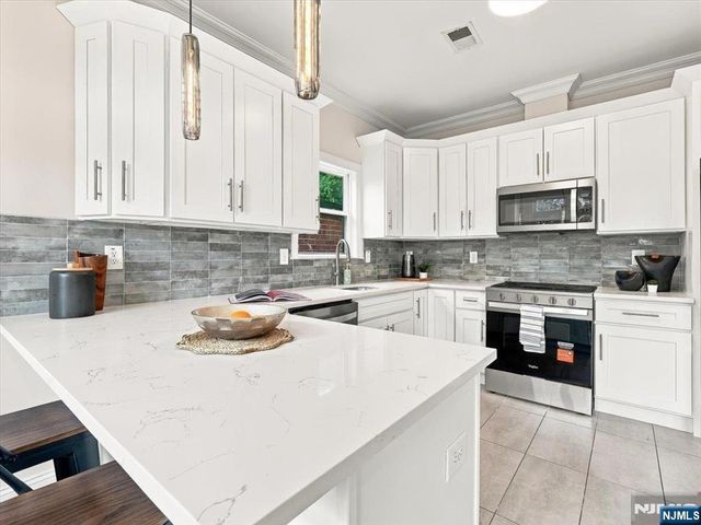275 Pacific Avenue 2, Jersey City, NJ 07304