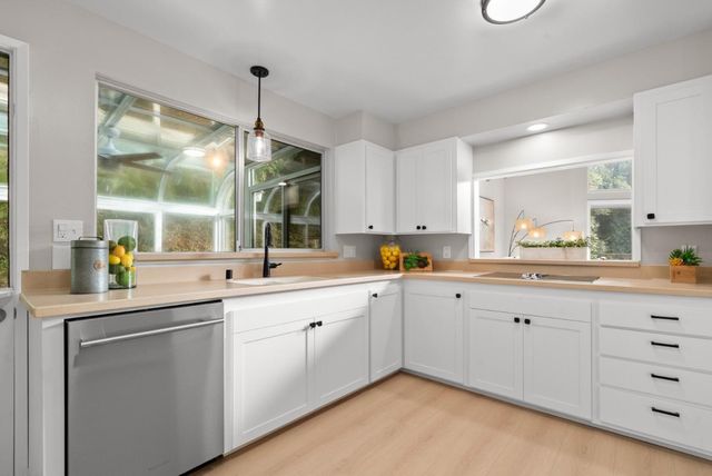 298 Vine Hill Road, Santa Cruz, CA 95065