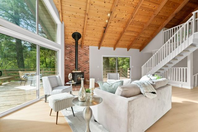 298 Vine Hill Road, Santa Cruz, CA 95065