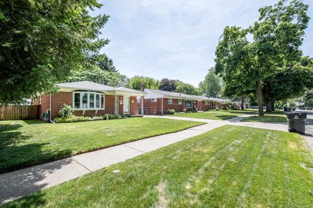 7368 Kubis Street, Westland, MI 48185