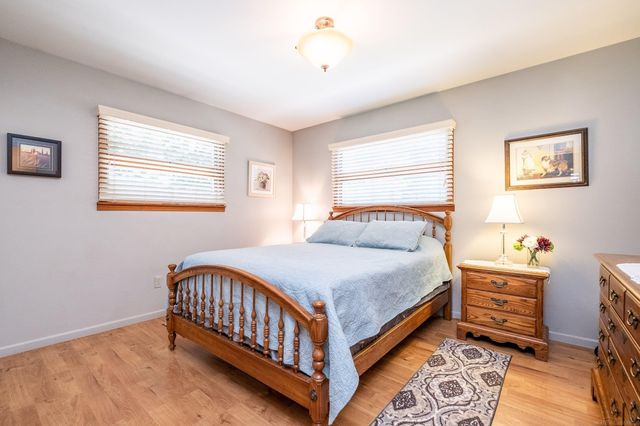 7368 Kubis Street, Westland, MI 48185