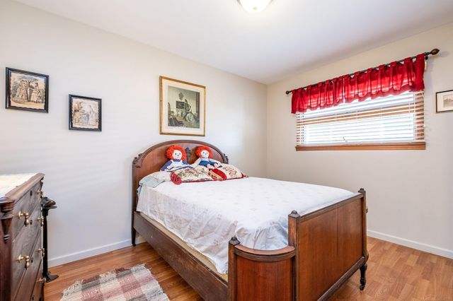 7368 Kubis Street, Westland, MI 48185