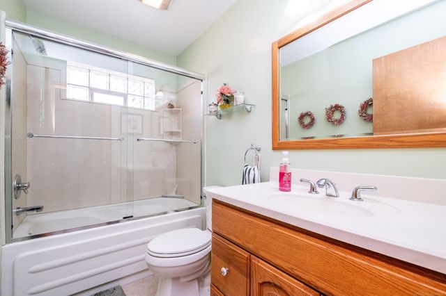 7368 Kubis Street, Westland, MI 48185