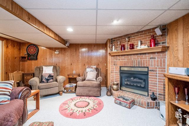 7368 Kubis Street, Westland, MI 48185