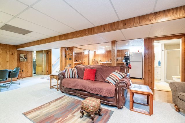 7368 Kubis Street, Westland, MI 48185