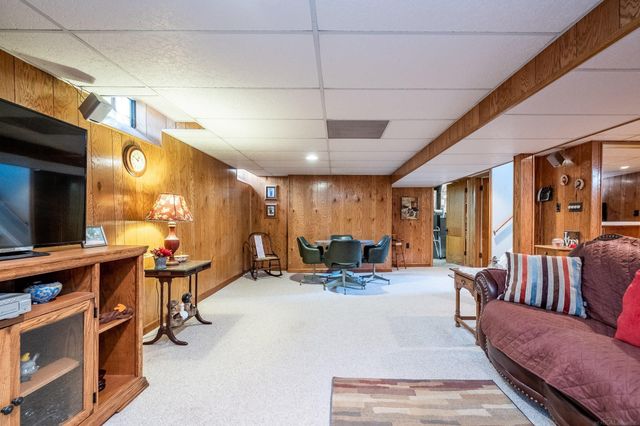 7368 Kubis Street, Westland, MI 48185