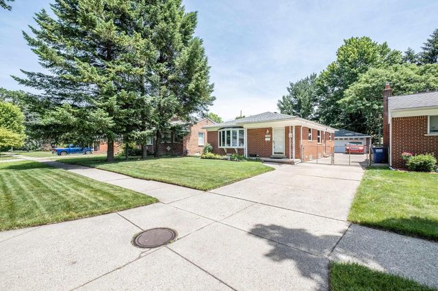 7368 Kubis Street, Westland, MI 48185