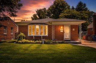 7368 Kubis Street, Westland, MI 48185