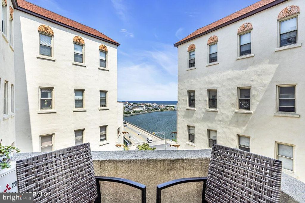 400 DEAL LAKE DR #8F, Asbury Park, NJ 07712
