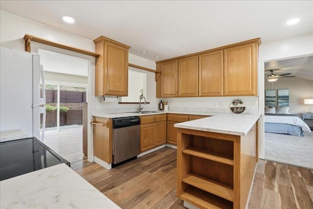12400 Dry Creek Rd, Auburn, CA 95602