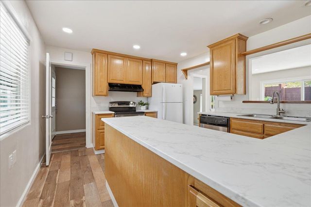 12400 Dry Creek Rd, Auburn, CA 95602