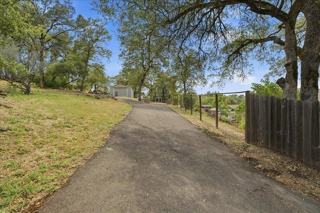12400 Dry Creek Rd, Auburn, CA 95602