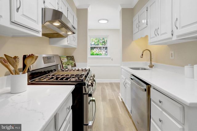 29 N BEDFORD ST, Arlington, VA 22201