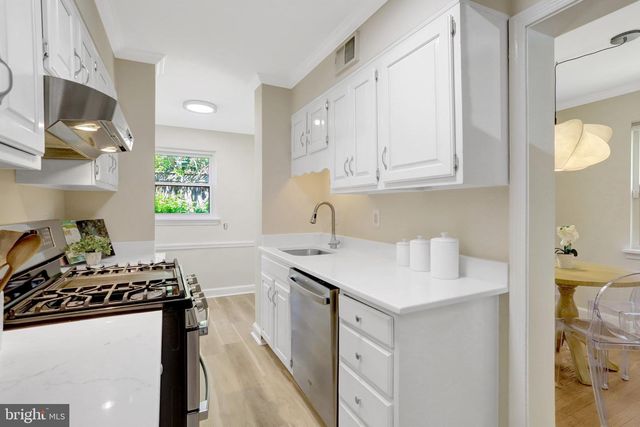29 N BEDFORD ST, Arlington, VA 22201