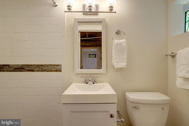 29 N BEDFORD ST, Arlington, VA 22201