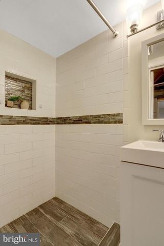 29 N BEDFORD ST, Arlington, VA 22201