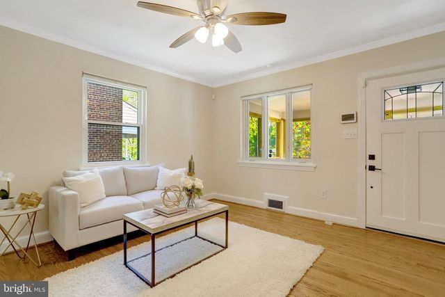 29 N BEDFORD ST, Arlington, VA 22201