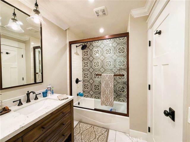 590 Bristol Avenue, Simi Valley, CA 93065