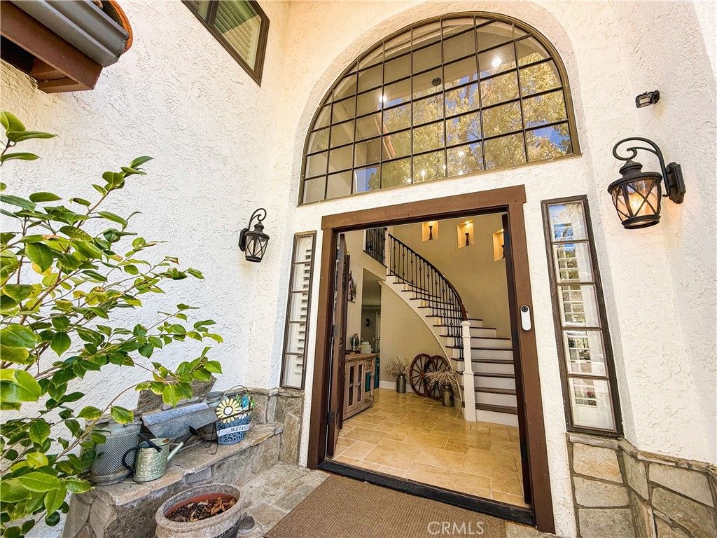 590 Bristol Avenue, Simi Valley, CA 93065