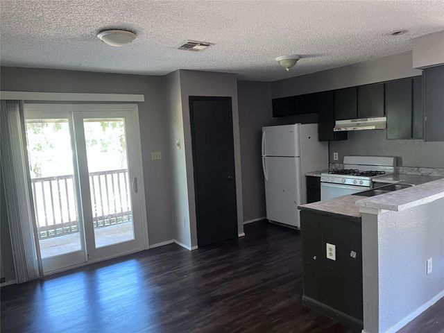 4910 Pepper LN D, Austin, TX 78744