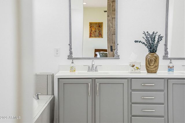 5819 S WILSON Way, Gilbert, AZ 85298