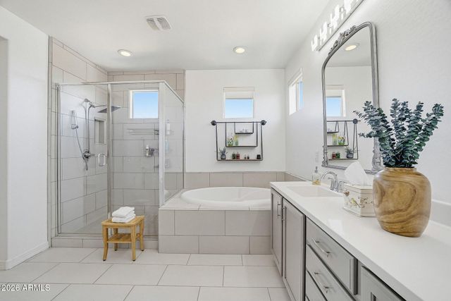 5819 S WILSON Way, Gilbert, AZ 85298