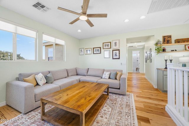 5819 S WILSON Way, Gilbert, AZ 85298