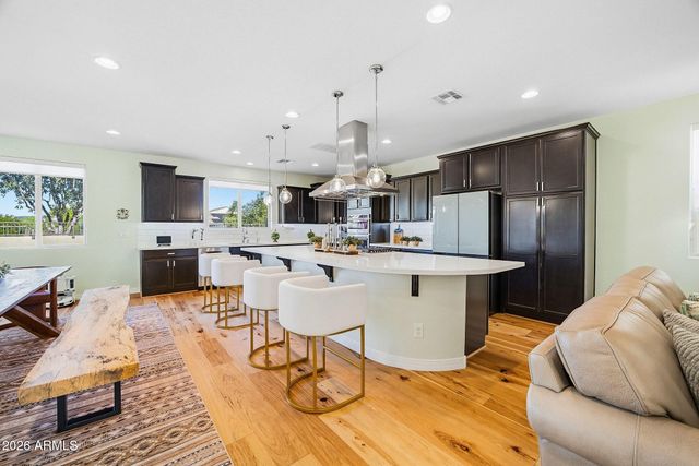 5819 S WILSON Way, Gilbert, AZ 85298