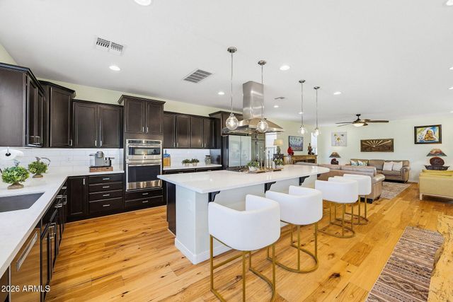 5819 S WILSON Way, Gilbert, AZ 85298