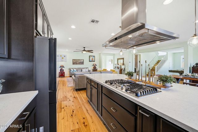 5819 S WILSON Way, Gilbert, AZ 85298