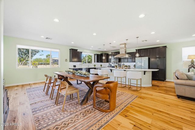 5819 S WILSON Way, Gilbert, AZ 85298