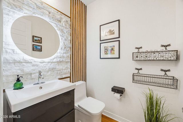 5819 S WILSON Way, Gilbert, AZ 85298