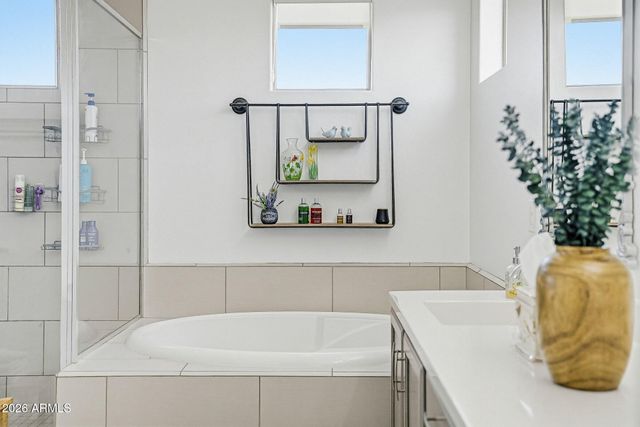 5819 S WILSON Way, Gilbert, AZ 85298